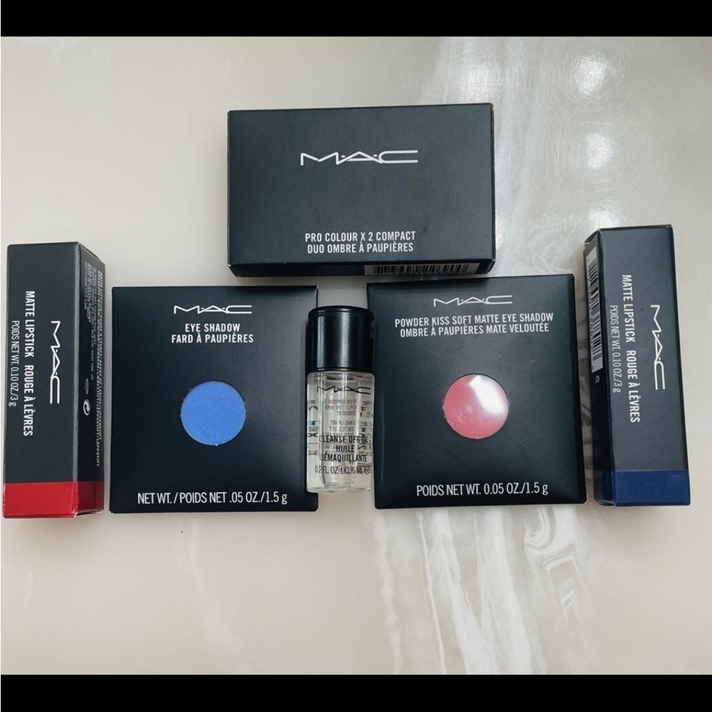 MAC cosmetics bundle